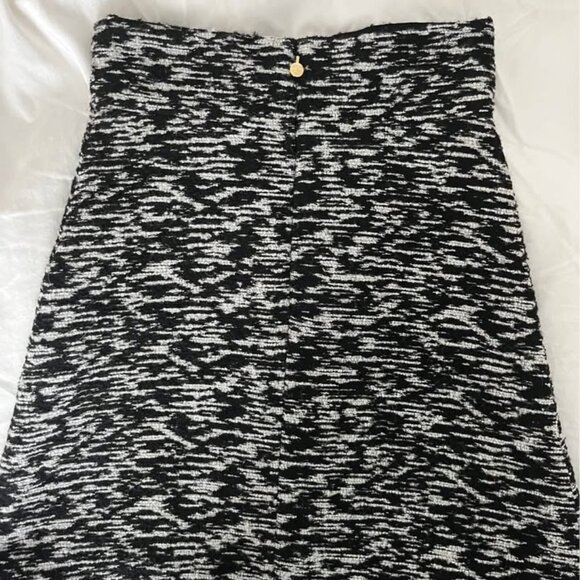 Beautiful Just Cavalli black and white wool skirt, size 38 - Picture 6 of 7